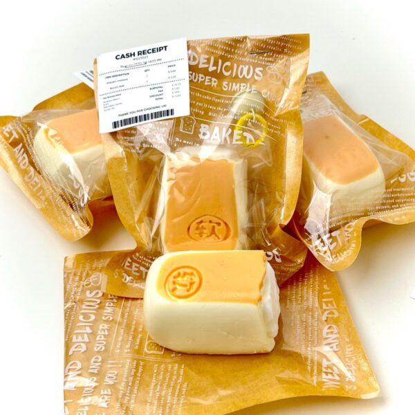 55【촉촉 소프트 브레드 시리즈】모방 식품 스퀴시 슬라임, 식품급 실리콘 소재로 수제 제작한 안전 무독한 스트레스 해소 장난감입니다. 손 근육 단련하고 정신적 스트레스를 완화해 드릴 뿐만 아니라 세탁 가능하며, 40000원 구매 시 무료 배송해 드립니다.