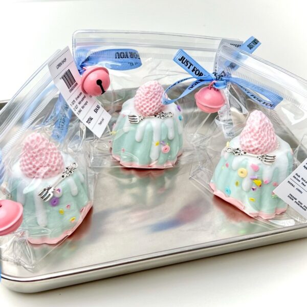 46【스퀘어 케이크 시리즈】모방 식품 스퀴시 슬라임, 식품급 실리콘 소재로 수제 제작한 안전 무독한 스트레스 해소 장난감입니다. 손 근육 단련하고 정신적 스트레스를 완화해 드릴 뿐만 아니라 세탁 가능하며, 40000원 구매 시 무료 배송해 드립니다.