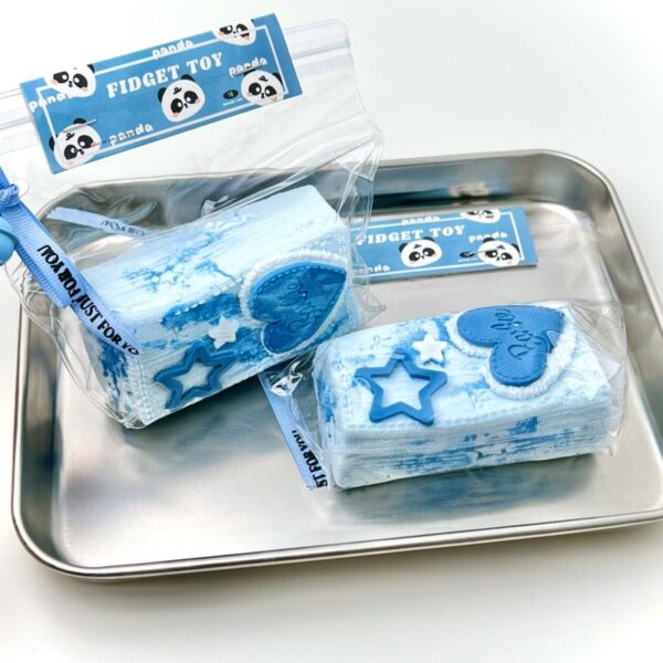 60【데님 브릭 시리즈】모방 식품 스퀴시 슬라임, 식품급 실리콘 소재로 수제 제작한 안전 무독한 스트레스 해소 장난감입니다. 손 근육 단련하고 정신적 스트레스를 완화해 드릴 뿐만 아니라 세탁 가능하며, 40000원 구매 시 무료 배송해 드립니다.