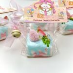 46【스퀘어 케이크 시리즈】모방 식품 스퀴시 슬라임, 식품급 실리콘 소재로 수제 제작한 안전 무독한 스트레스 해소 장난감입니다. 손 근육 단련하고 정신적 스트레스를 완화해 드릴 뿐만 아니라 세탁 가능하며, 40000원 구매 시 무료 배송해 드립니다.