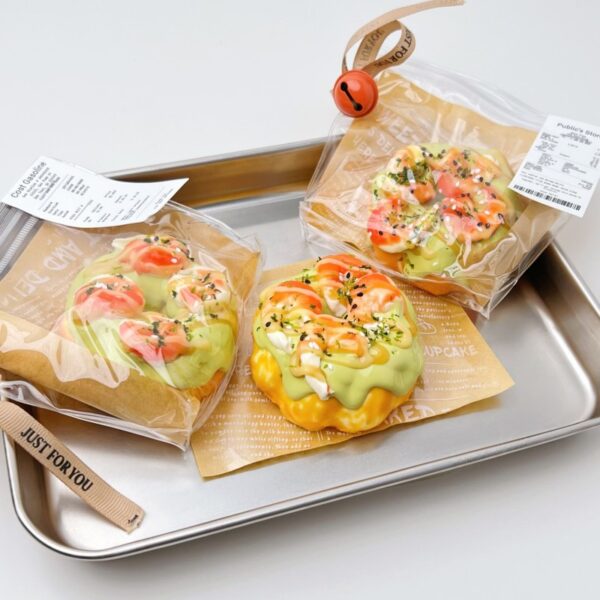 42【도넛 브레드 시리즈】모방 식품 스퀴시 슬라임, 식품급 실리콘 소재로 수제 제작한 안전 무독한 스트레스 해소 장난감입니다. 손 근육 단련하고 정신적 스트레스를 완화해 드릴 뿐만 아니라 세탁 가능하며, 40000원 구매 시 무료 배송해 드립니다.