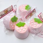 41【딸기 크레이프 케이크】모방 식품 스퀴시 슬라임, 식품급 실리콘 소재로 수제 제작한 안전 무독한 스트레스 해소 장난감입니다. 손 근육 단련하고 정신적 스트레스를 완화해 드릴 뿐만 아니라 세탁 가능하며, 40000원 구매 시 무료 배송해 드립니다.