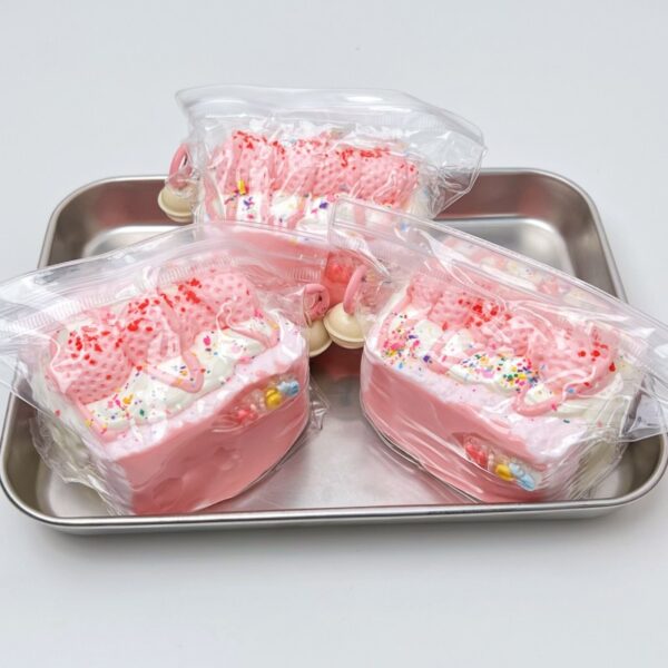 44【샌드위치 시리즈】모방 식품 스퀴시 슬라임, 식품급 실리콘 소재로 수제 제작한 안전 무독한 스트레스 해소 장난감입니다. 손 근육 단련하고 정신적 스트레스를 완화해 드릴 뿐만 아니라 세탁 가능하며, 40000원 구매 시 무료 배송해 드립니다.