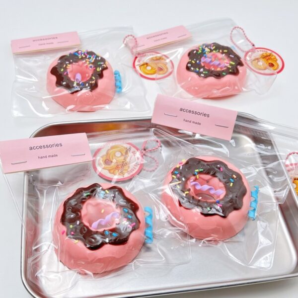 24【도넛 시리즈】모방 식품 스퀴시 슬라임, 식품급 실리콘 소재로 수제 제작한 안전 무독한 스트레스 해소 장난감입니다. 손 근육 단련하고 정신적 스트레스를 완화해 드릴 뿐만 아니라 세탁 가능하며, 40000원 구매 시 무료 배송해 드립니다.