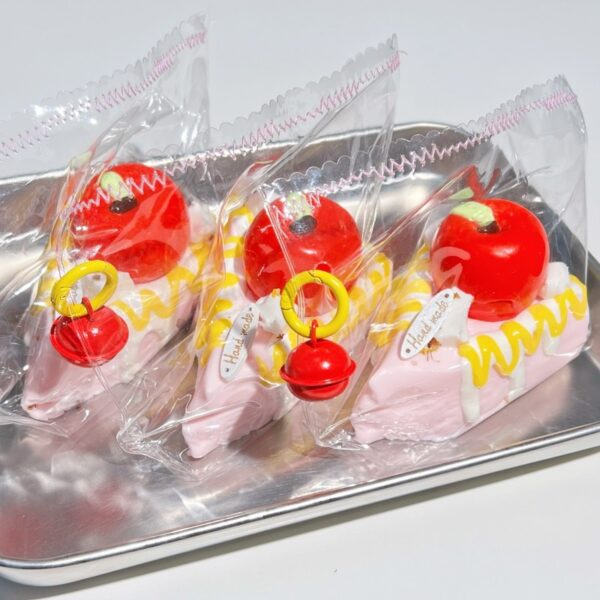 67【스위트 애플 시리】모방 식품 스퀴시 슬라임, 식품급 실리콘 소재로 수제 제작한 안전 무독한 스트레스 해소 장난감입니다. 손 근육 단련하고 정신적 스트레스를 완화해 드릴 뿐만 아니라 세탁 가능하며, 40000원 구매 시 무료 배송해 드립니다.