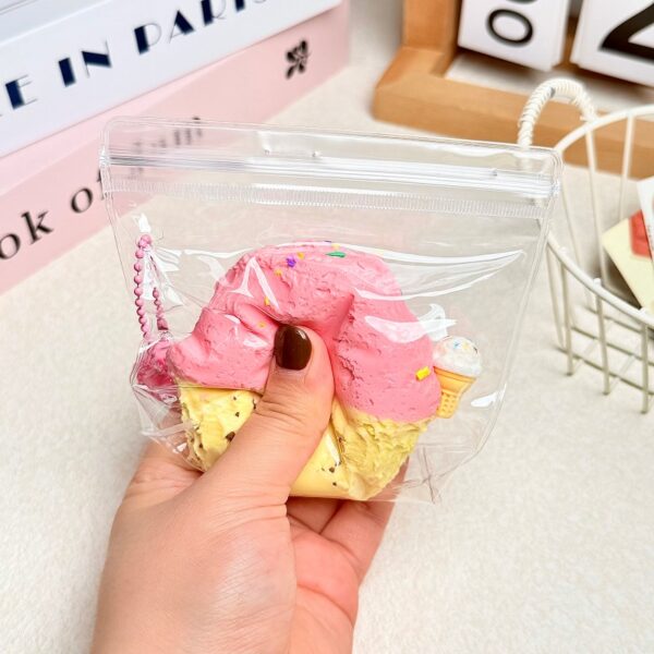 45【컵케이크 시리즈】모방 식품 스퀴시 슬라임, 식품급 실리콘 소재로 수제 제작한 안전 무독한 스트레스 해소 장난감입니다. 손 근육 단련하고 정신적 스트레스를 완화해 드릴 뿐만 아니라 세탁 가능하며, 40000원 구매 시 무료 배송해 드립니다.