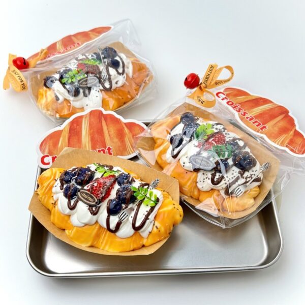 20【빅 크로와상 시리즈】모방 식품 스퀴시 슬라임, 식품급 실리콘 소재로 수제 제작한 안전 무독한 스트레스 해소 장난감입니다. 손 근육 단련하고 정신적 스트레스를 완화해 드릴 뿐만 아니라 세탁 가능하며, 40000원 구매 시 무료 배송해 드립니다.