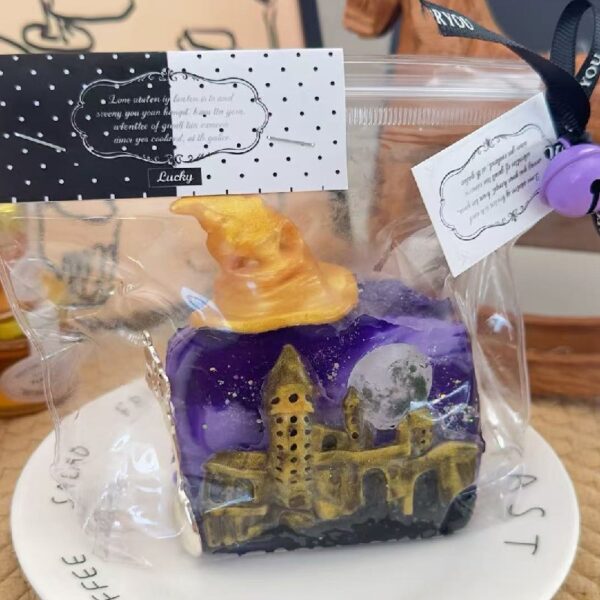 75【해리 포터 시리즈】모방 식품 스퀴시 슬라임, 식품급 실리콘 소재로 수제 제작한 안전 무독한 스트레스 해소 장난감입니다. 손 근육 단련하고 정신적 스트레스를 완화해 드릴 뿐만 아니라 세탁 가능하며, 40000원 구매 시 무료 배송해 드립니다.